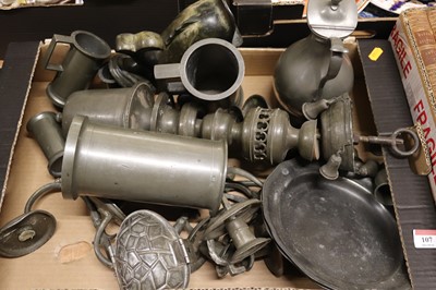 Lot 107 - A collection of metalware, to include a...
