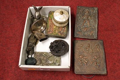 Lot 154 - A collection of miscellaneous items, to...