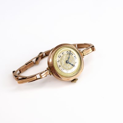 Lot 217 - A vintage lady's 9ct gold cased manual wind...