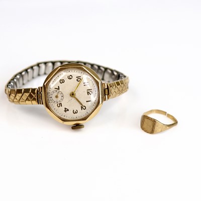 Lot 223 - A ladies vintage 9ct gold cased manual wind...